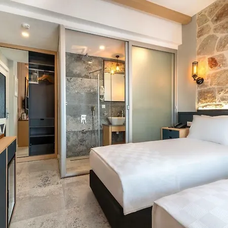 فندق Isola 12 كاس
